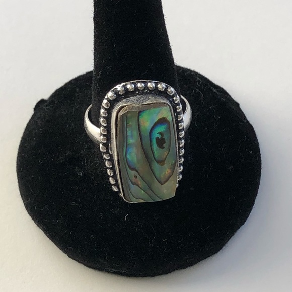 Jewelry - ➰Abalone Stone Ring